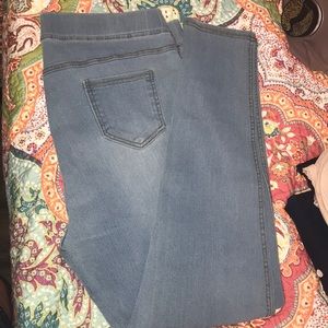 Light wash jeggings